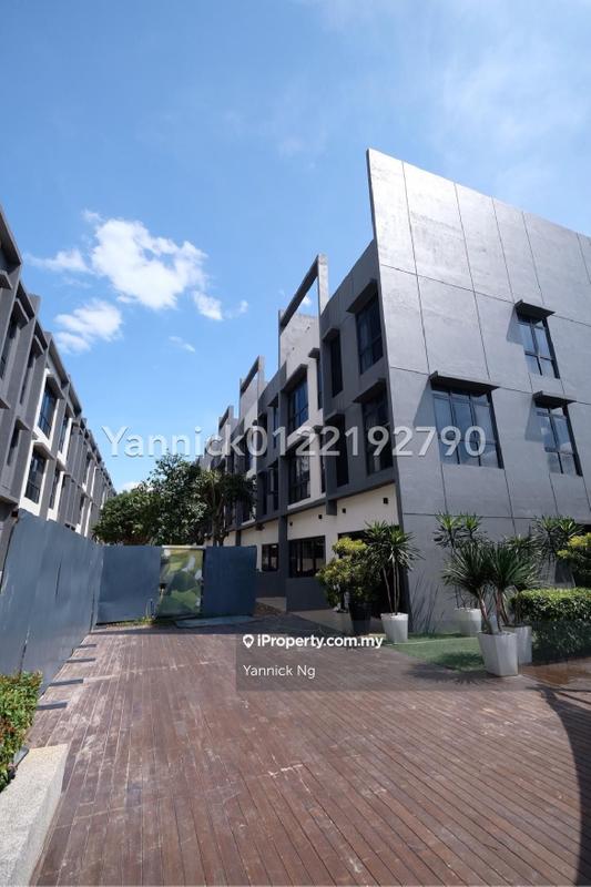 Townhouse for Sale in Seri Kembangan, Seri Kembangan by Yannick Ng - iProperty.com.my