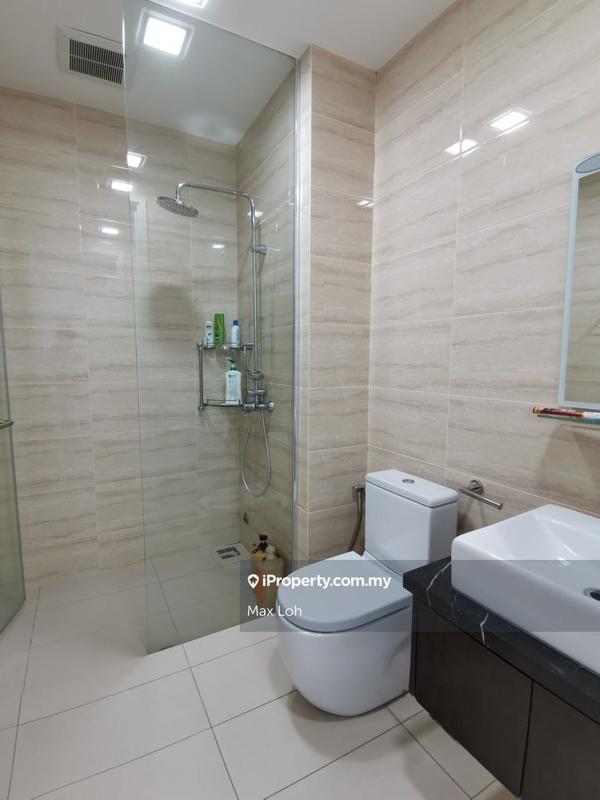 For Sale - Straits View 18