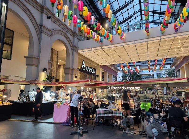 For Sale - Plaza Arkadia