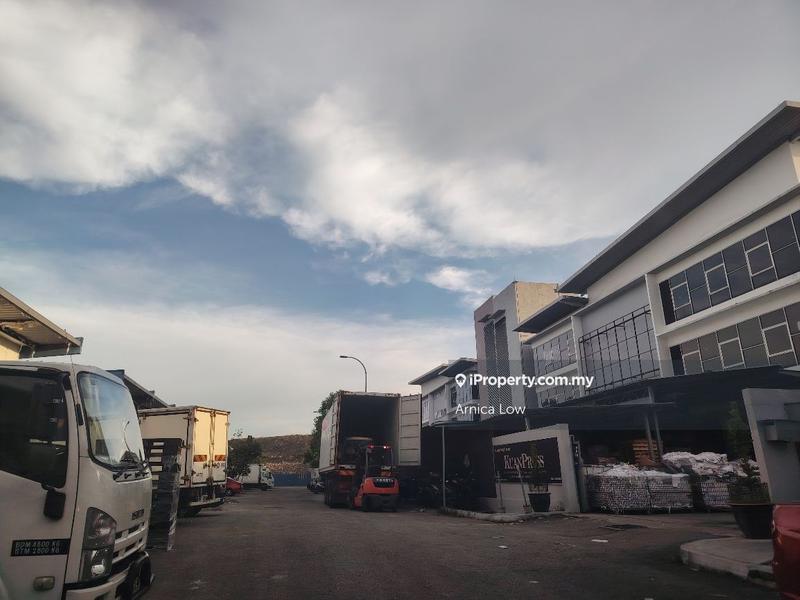Kilang Teres untuk Dijual di Taman Putra Permai, Seri Kembangan oleh Arnica Low - iProperty.com.my