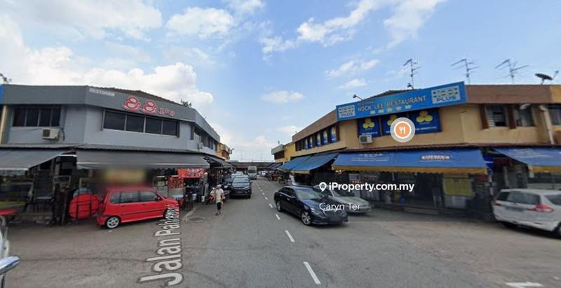 For Rent - Tun Aminah ( Facing Main Road / End Lot ) Shop ( Whole Block )