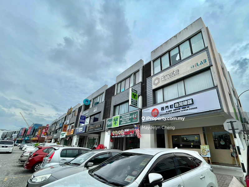 For Sale - 4% ROI 3-STOREY FREEHOLD SHOP