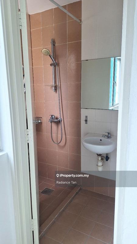 Rumah Bandar untuk Dijual di Kampung Sungai Kayu Ara, Petaling Jaya oleh Radiance Tan - iProperty.com.my