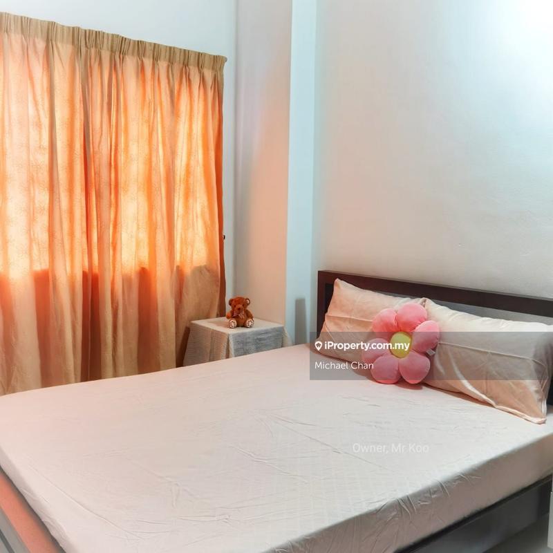 Condominium for Sale in La Vista Condominiums by Michael Chan - iProperty.com.my