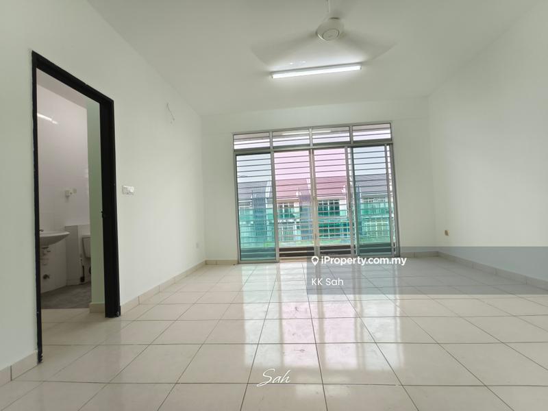 Rumah Berangkai 3 Tingkat untuk Dijual di Taman Bangi Avenue, Bangi oleh KK Sah - Living Room - iProperty.com.my