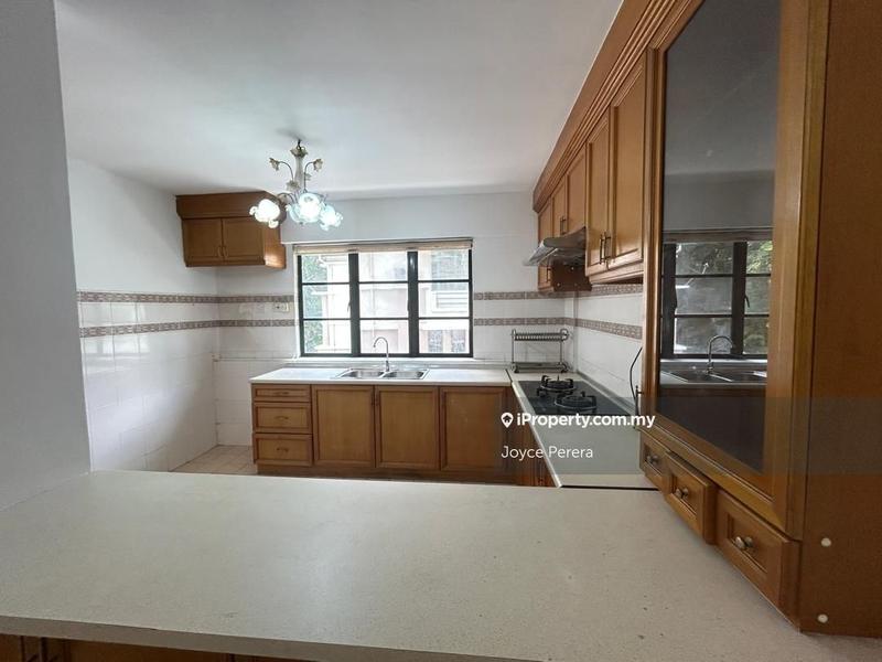 Rumah Bandar untuk Dijual di Ampang Hilir, Ampang oleh Joyce Perera - iProperty.com.my