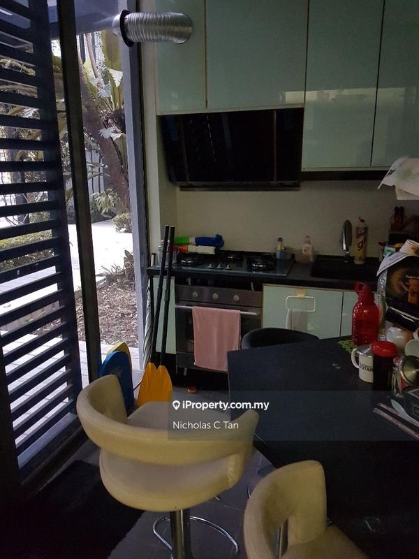 Kediaman Servis untuk Dijual di Centrio Pantai Hillpark oleh Nicholas C Tan - iProperty.com.my