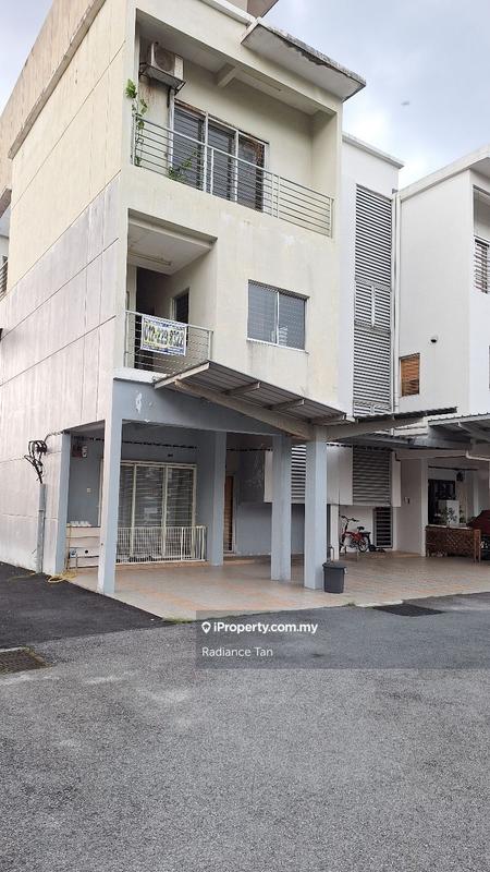 1.5-storey Terraced House for Rent in Kampung Sungai Kayu Ara, Petaling Jaya by Radiance Tan - iProperty.com.my