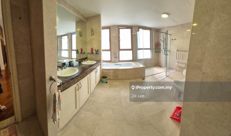 For Sale - Hampshire Park Condominium