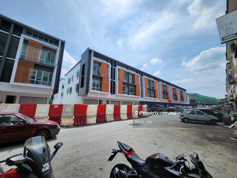 Shop for Sale in Bandar Tasik Puteri, Rawang by Benz Lee - iProperty.com.my