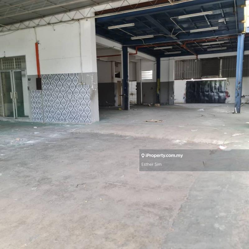 For Sale - 1.5 Storey Semi-D Factory in Mak Mandin Industry