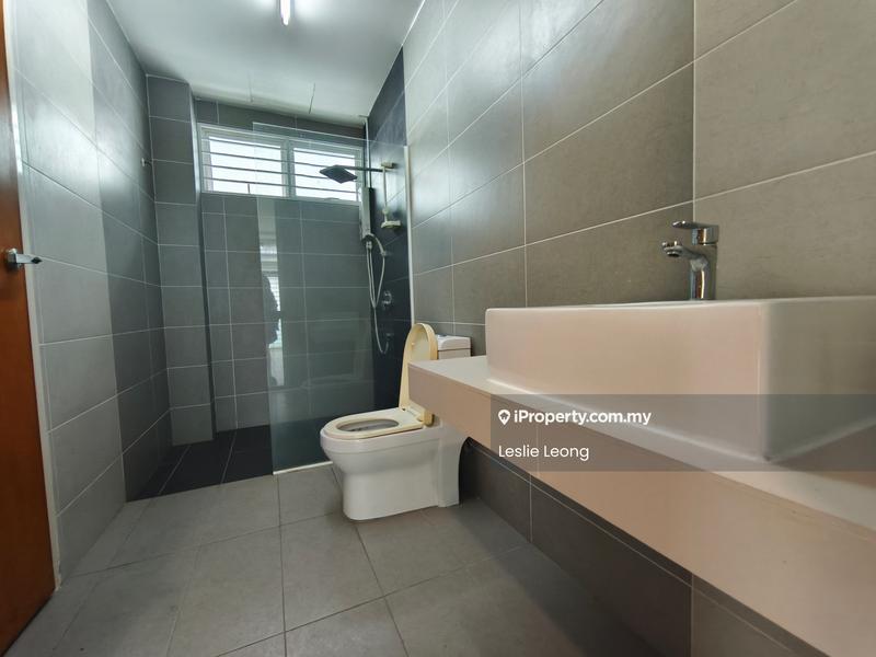 Bungalow House for Sale in Bandar Country Homes, Rawang by Leslie Leong - iProperty.com.my