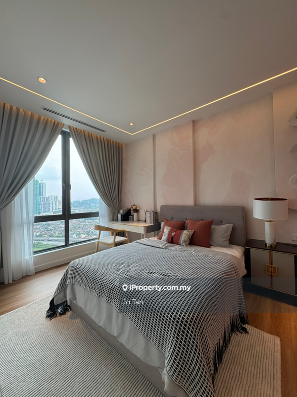 For Sale - D'Rapport