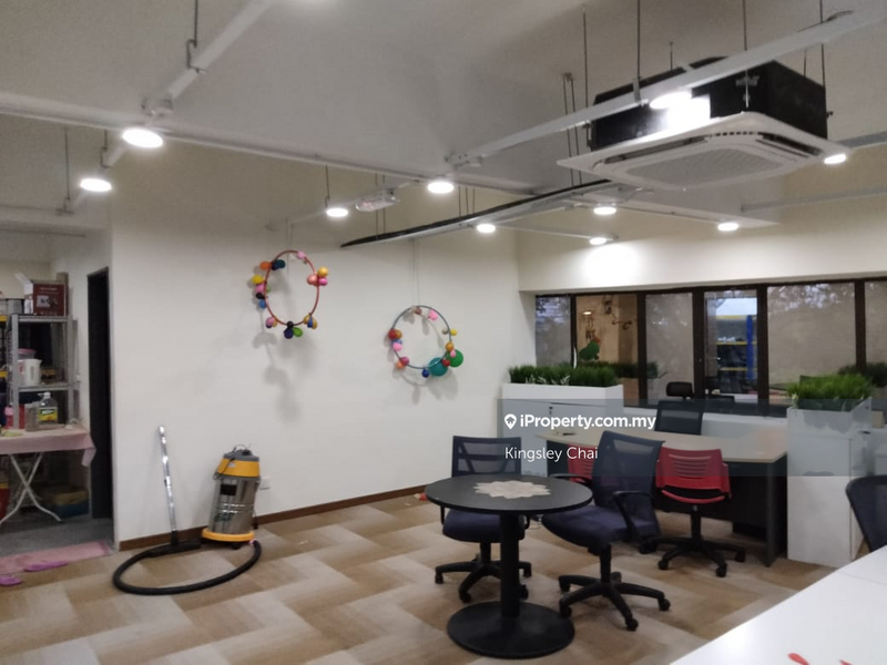 For Sale - ROI 6% 4 Storey Corner Shop Freehold, Full Furnished, Seksyen 22 , Shah Alam