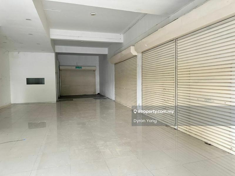 Shop untuk Disewa di Taman Desa Karunmas, Balakong oleh Dyron Yong - Interior - iProperty.com.my