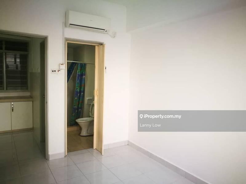 Service Residence for Rent in Main Place Residence by Lanny Low - Air cond in bedroom of Main Place USJ21 - iProperty.com.my