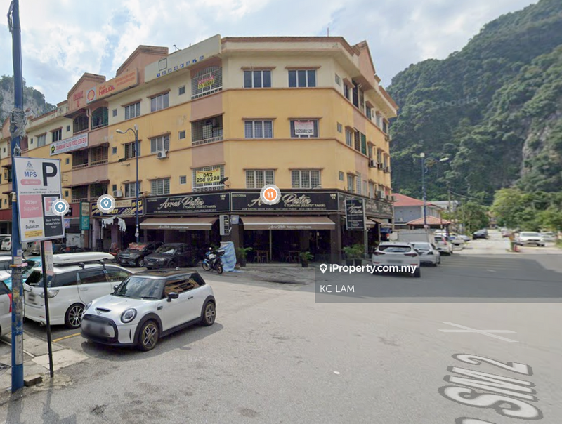 For Rent - Adjoining Shop | 44 x 75 | Tyre Shop | Ready Condition