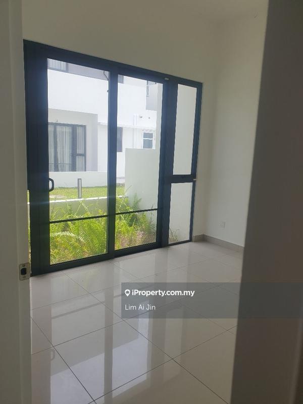 Rumah Teres untuk Dijual di Twentyfive7, Tanjong Duabelas oleh Lim Ai Jin - iProperty.com.my