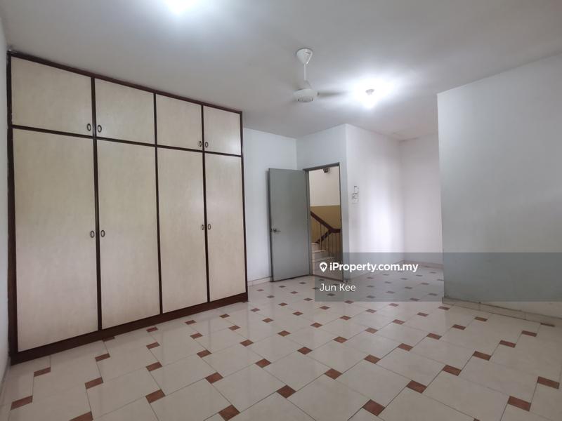 Rumah Berangkai 2 Tingkat untuk Dijual di Taman Danau Desa, Taman Desa oleh Jun Kee - iProperty.com.my