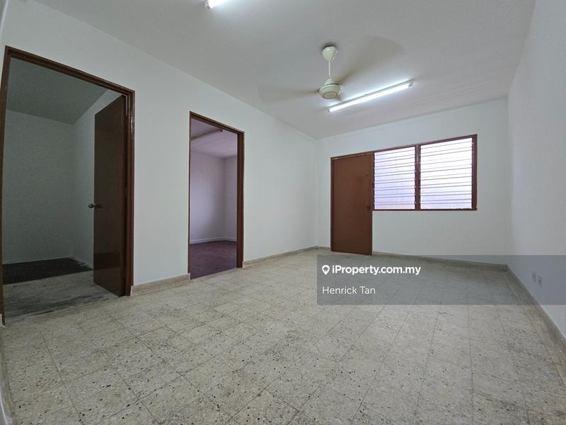 Flat for Sale in Pangsapuri SS8 Kelana Jaya by Henrick Tan - iProperty.com.my