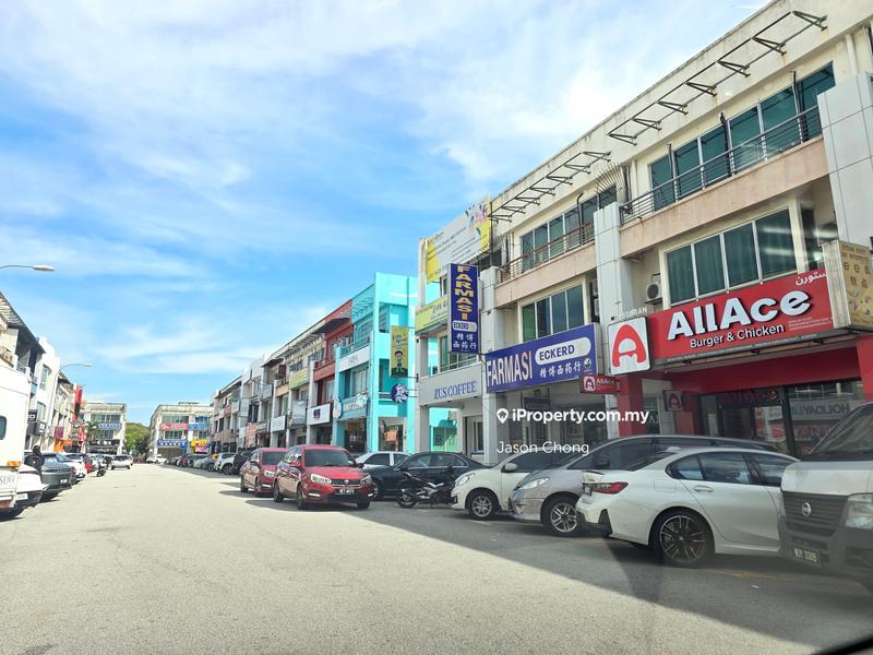 For Sale - Busting Commercial District ! 3-Storey Shop-lot @BUKIT TINGGI 1, Klang, Close to Giant Bbt