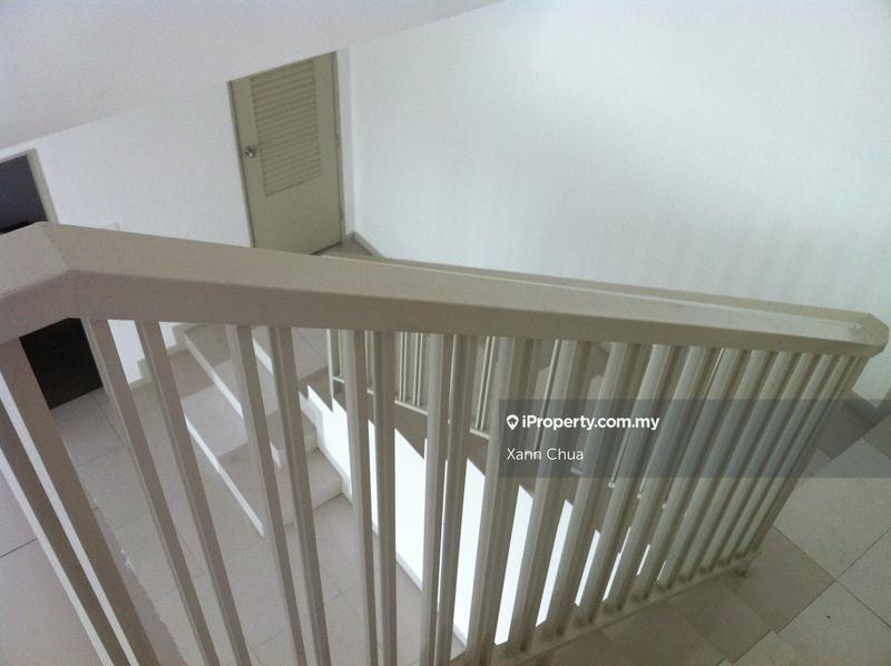 Rumah Berkembar untuk Dijual di Taman Equine, Seri Kembangan oleh Xann Chua - iProperty.com.my