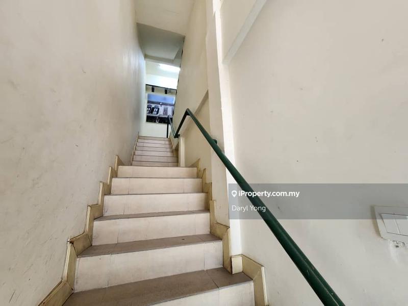 For Rent - VALUE DEAL: 4 Storey Corner lot Hotel for RENT