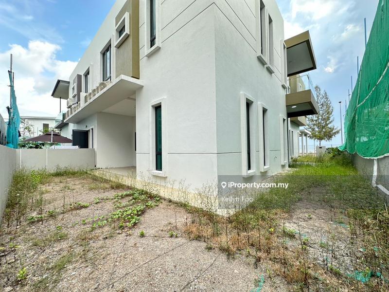 Semi-Detached House for Sale in Seaview 2 Storey Semi-D at 8 Residence Ujong Pasir, Melaka City by Kellyn Foo - iProperty.com.my