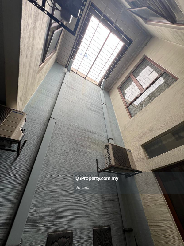 Rumah Berangkai 2 Tingkat untuk Dijual di Bukit Jelutong, Shah Alam oleh Juliana - iProperty.com.my