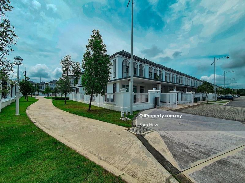 Rumah Berangkai 2 Tingkat untuk Dijual di Merrydale Eco Majestic (Lake View,End Lot), Semenyih oleh Sam Hew - iProperty.com.my