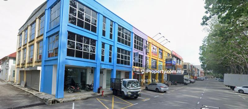 For Rent - Facing Main Road End Lot 3 Storey 2 Shops Adjoining Connection