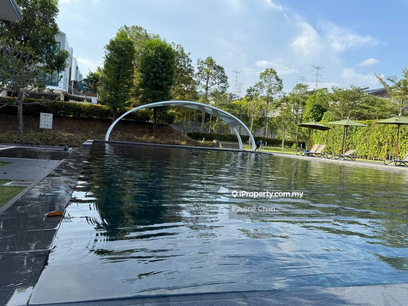 Rumah Berkembar untuk Dijual di Taman Equine, Seri Kembangan oleh Pauline Chan - iProperty.com.my