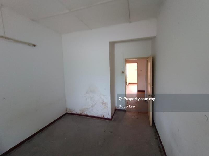Rumah Berangkai 2 Tingkat untuk Dijual di Taman Overseas Union (Taman Oug), Jalan Klang Lama (Old Klang Road) oleh BoBo Lee - iProperty.com.my