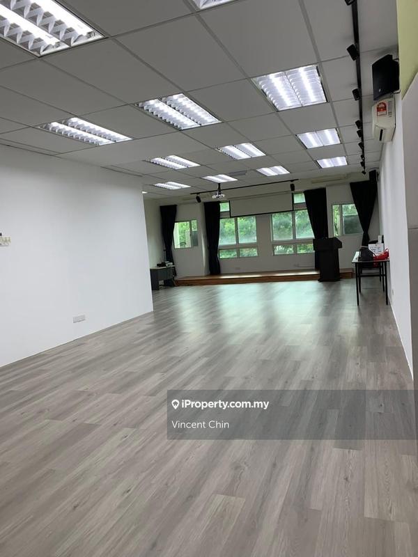 For Sale - 4.9 ROI, 3.5 storey Ara Damansara