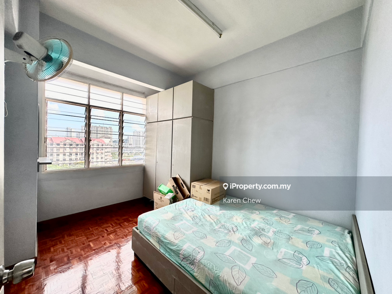 Rumah Flat untuk Dijual di Taman Bukit Jambul oleh Karen Chew - iProperty.com.my
