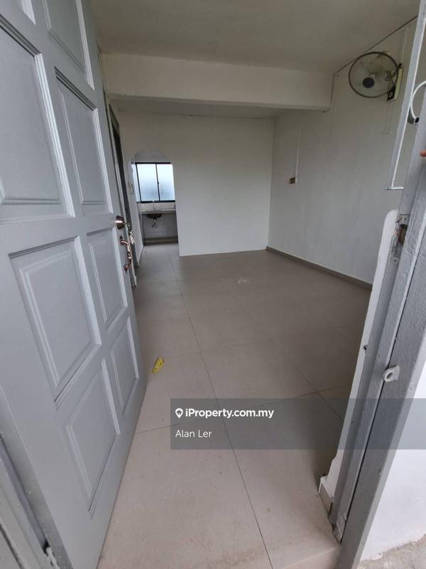 For Sale - Flat Taman Ungku Tun Aminah
