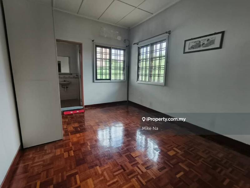 Rumah Berkembar untuk Dijual di Taman Sungai Besi Indah, Seri Kembangan oleh Mike Na - iProperty.com.my