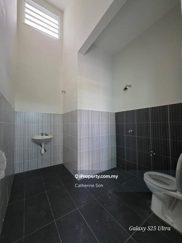 Rumah Teres 2-Tingkat untuk Dijual di Kawasan Perindustrian Tangga Batu, Tangga Batu oleh Catherine Soh - iProperty.com.my
