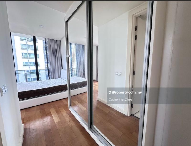 For Sale - 6 CapSquare