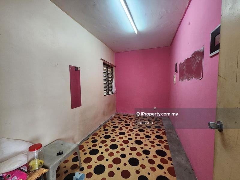 Pangsapuri untuk Dijual di Pangsapuri Segar Perdana oleh Jun Goh - iProperty.com.my