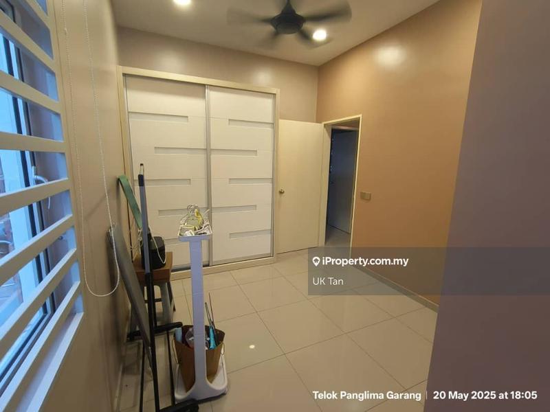 Rumah Teres untuk Dijual di qi6mk, Telok Panglima Garang oleh UK Tan - iProperty.com.my