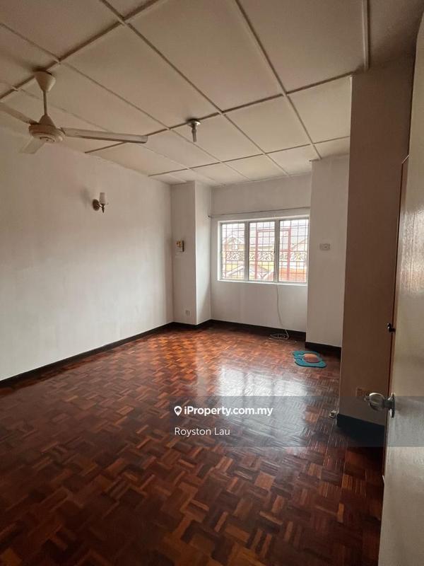 Rumah Berangkai 2 Tingkat untuk Dijual di Bandar Country Homes, Rawang oleh Royston Lau - iProperty.com.my