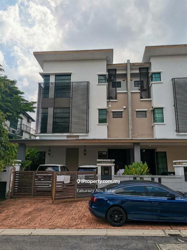 Semi-Detached House untuk Dijual di Bukit Jelutong, Shah Alam oleh Fakurazy Abu Bakar - iProperty.com.my
