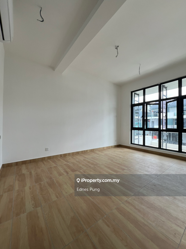 Rumah Berangkai 2.5 Tingkat untuk Dijual di TAMAN PUCHONG UTAMA, Puchong oleh Ednes Pung - iProperty.com.my