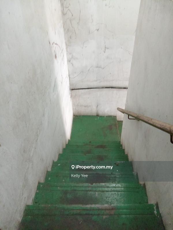 For Rent - 1.5 Storey Light Industrial Shoplot @ Taman Perindustrian Ringan Usahajaya for Rent