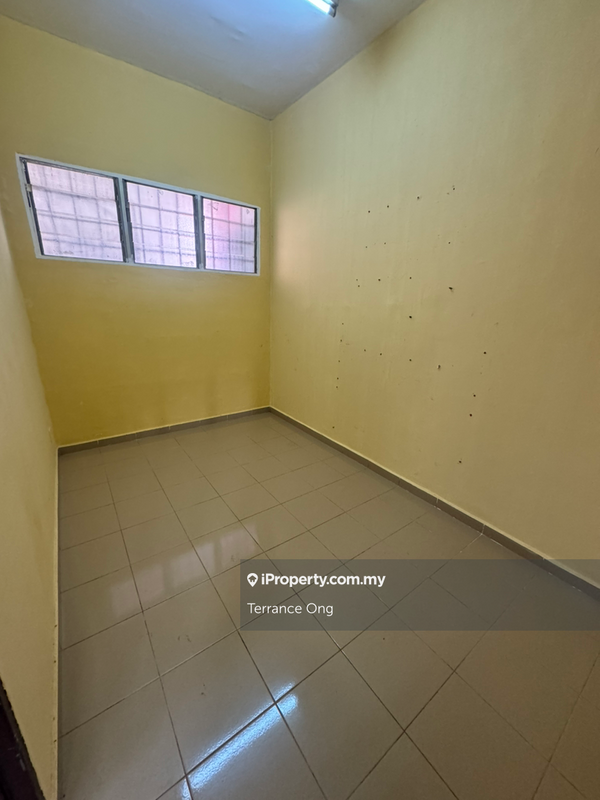 For Sale - Putri Laksamana