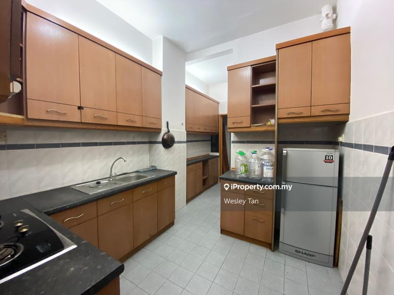 For Sale - Straits Court