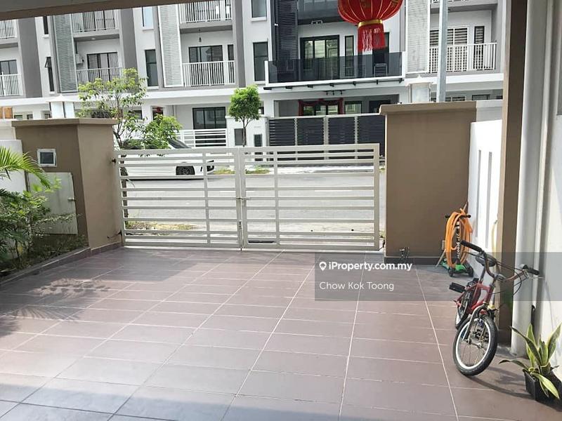 Rumah Teres 2.5-Tingkat untuk Dijual di Taman Abadi Heights, Puchong oleh Chow Kok Toong - iProperty.com.my