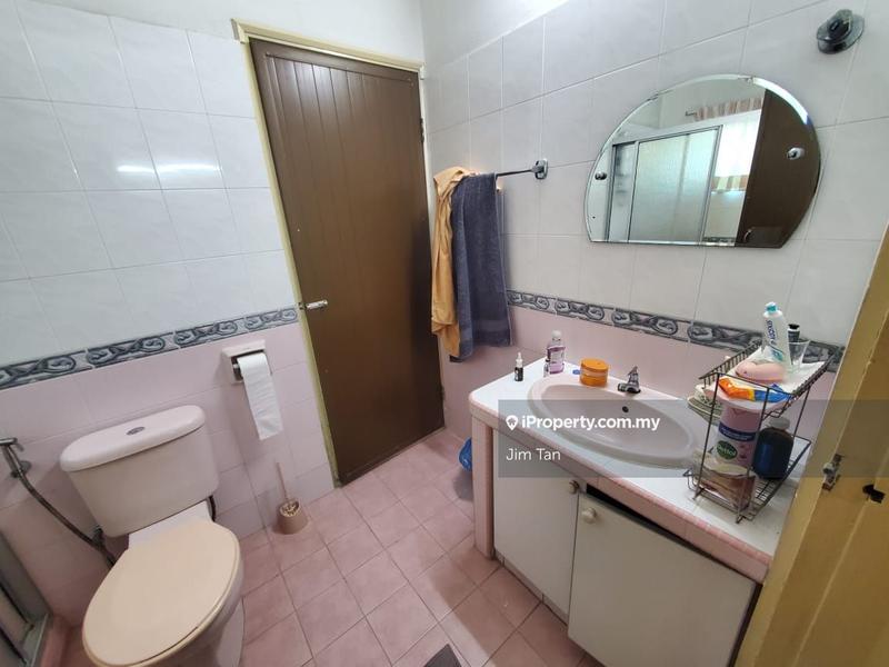 Bungalow House for Sale in Taman Sri Sentosa, Jalan Klang Lama (Old Klang Road) by Jim Tan - iProperty.com.my
