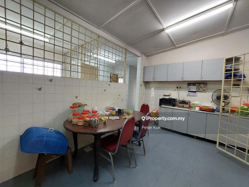 Bungalow House for Sale in Sea Park, Petaling Jaya by Peter Kok - iProperty.com.my